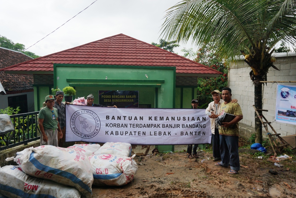 Aksi kemanusiaan di Tanah Jawara