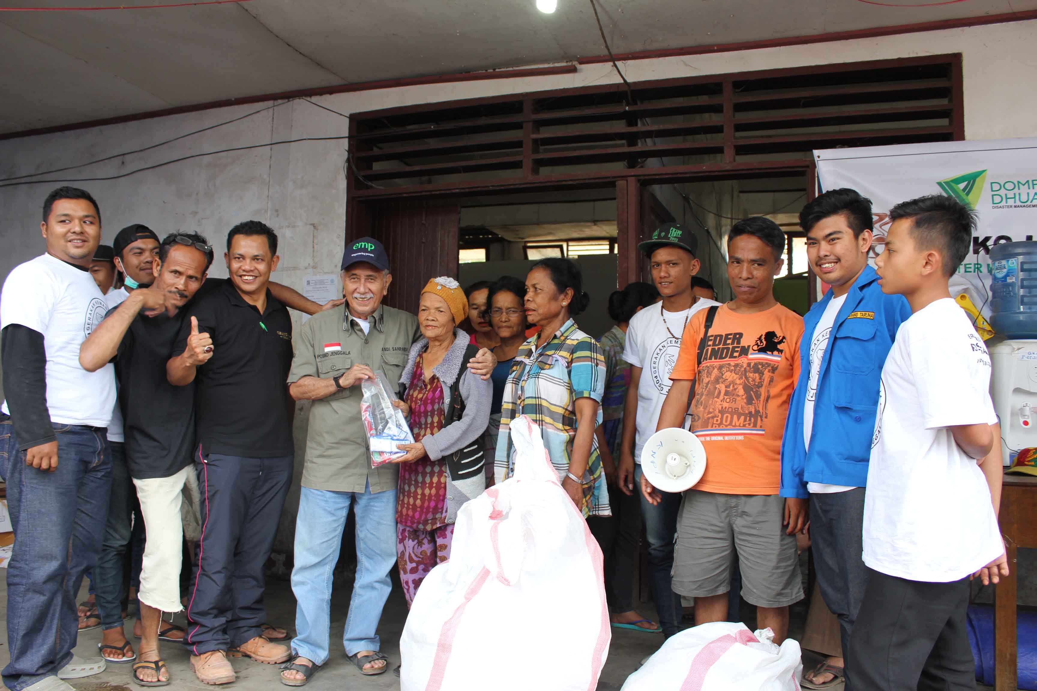 Bantuan Zakat untuk Pengungsi Sinabung