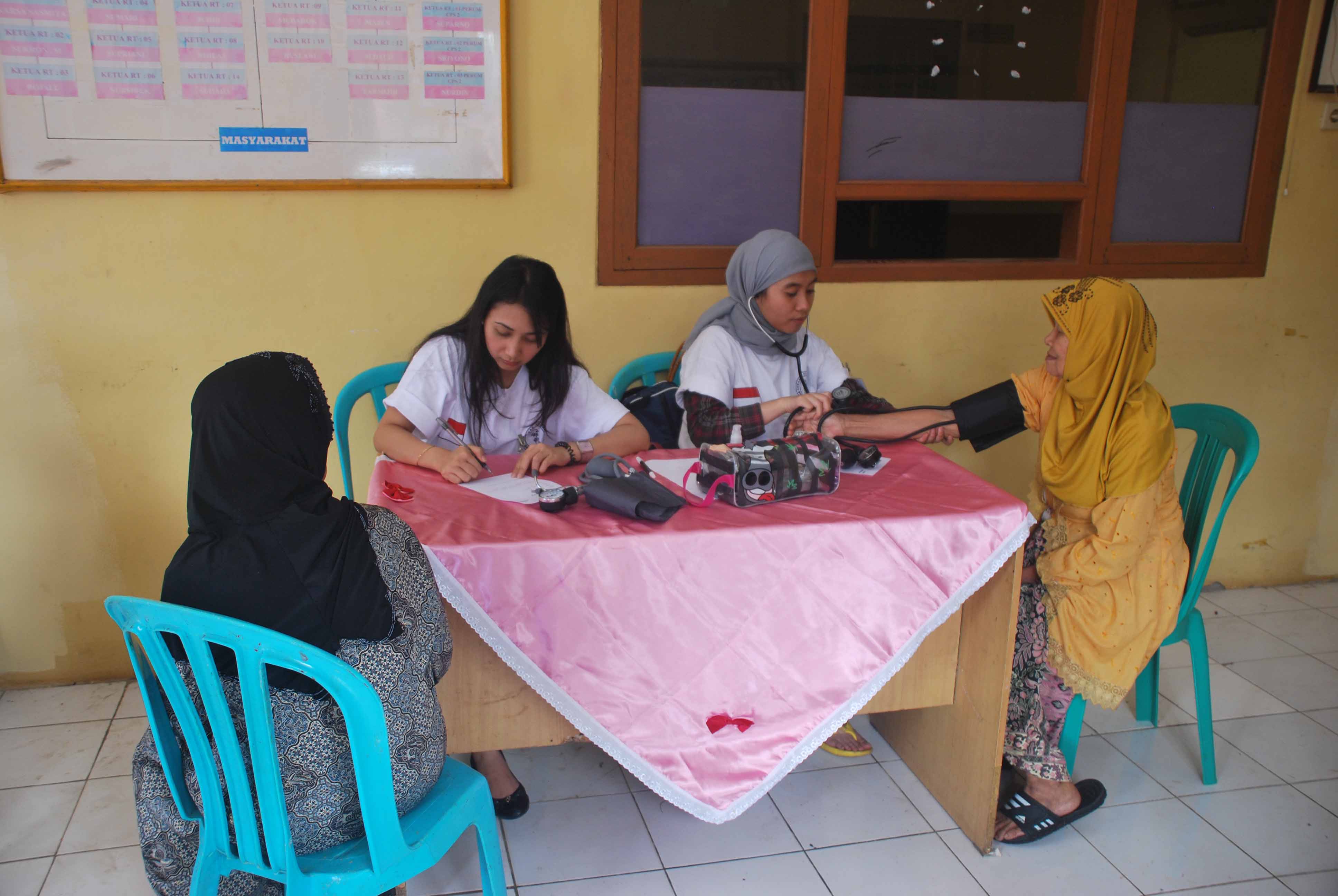 Dokumentasi Pengobatan Gratis Desa Kranggan Tangerang Selatan — Desa Kranggan, Tangerang Selatan #2