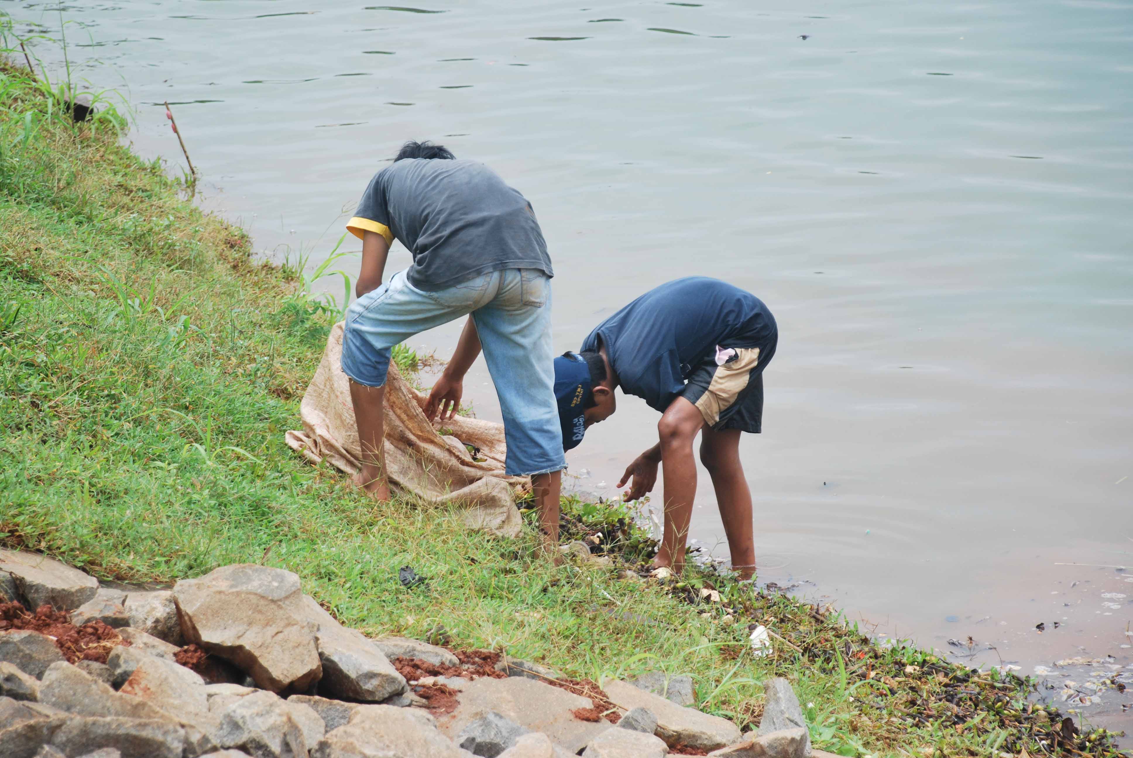 Dokumentasi Pembersihan Danau Situ Gintung — Situ Gintung, Ciputat #3