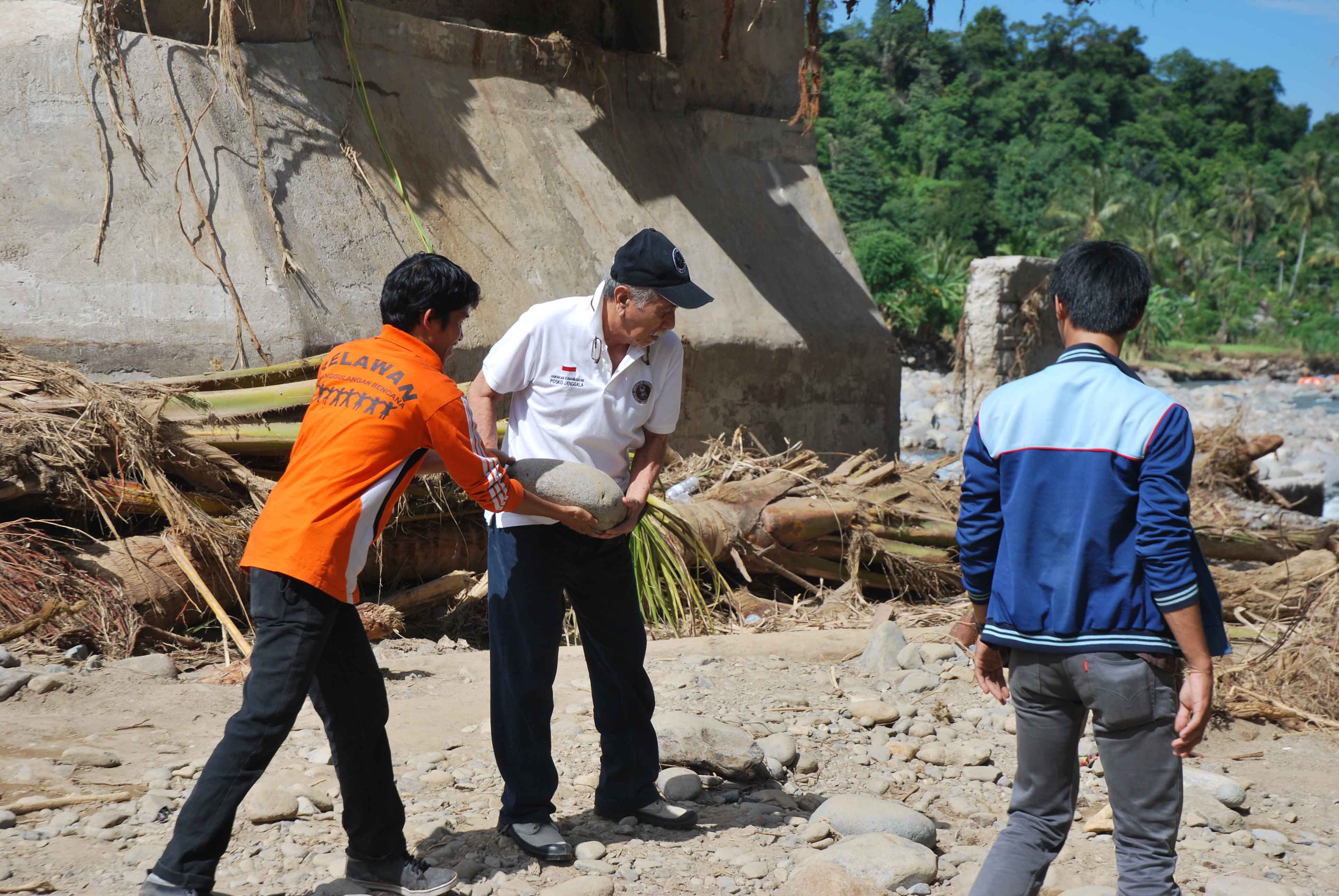 Dokumentasi Tanggap Bencana Banjir Bandang Padang — Padang #6