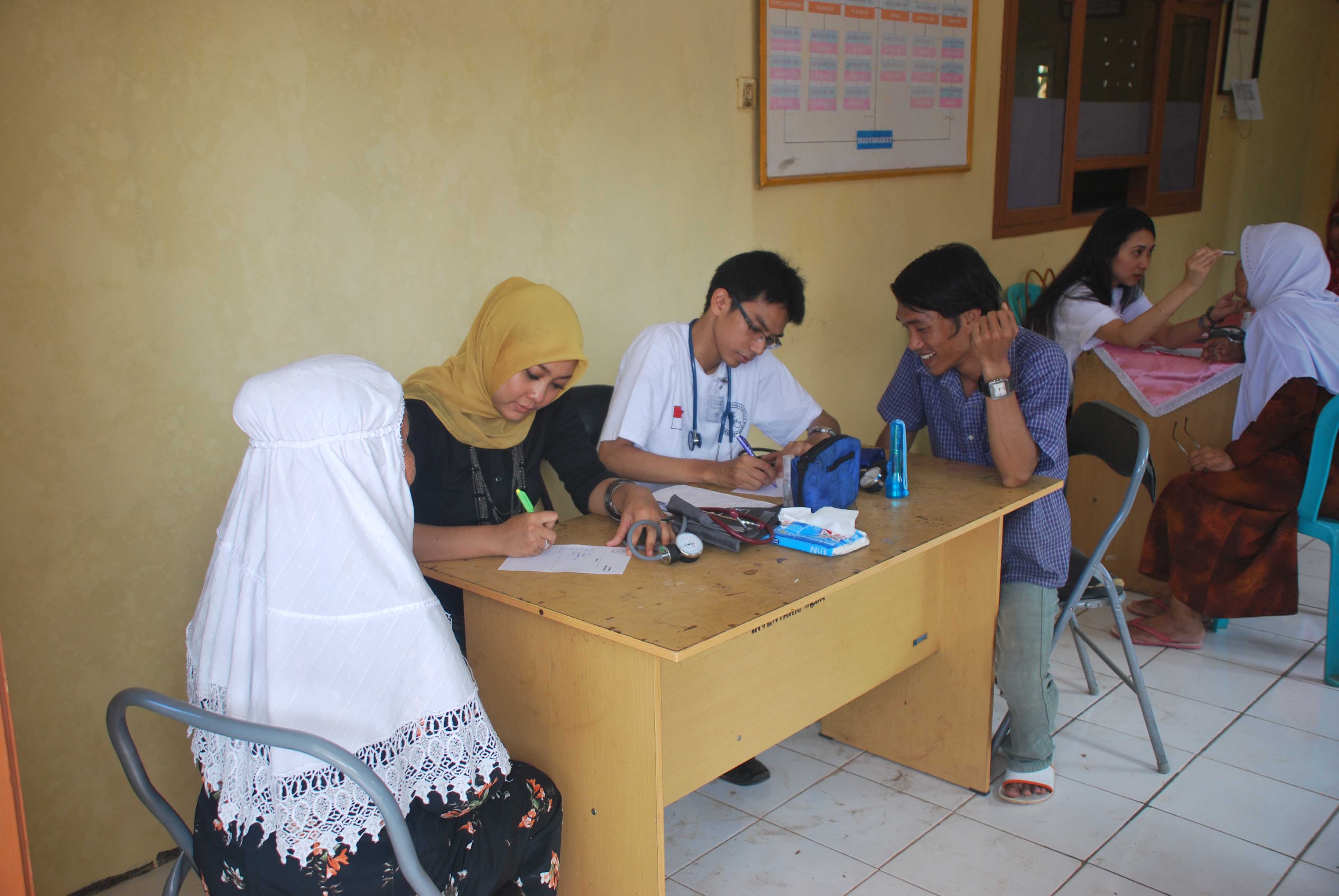Dokumentasi Pengobatan Gratis Desa Kranggan Tangerang Selatan — Desa Kranggan, Tangerang Selatan #5
