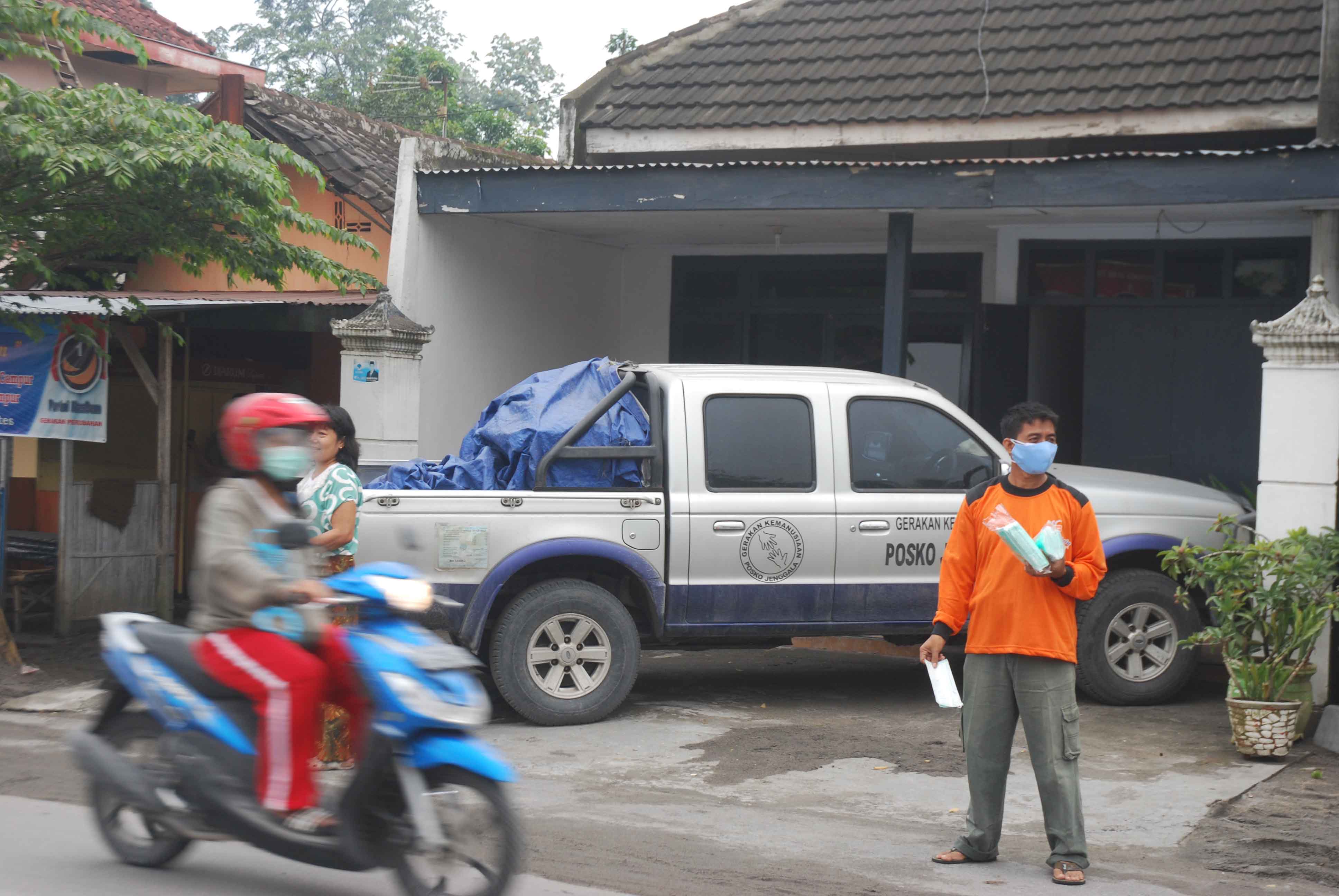 Dokumentasi Tanggap Bencana Erupsi Gunung Kelud, Jawa Timur — Kediri, Blitar, Malang #7