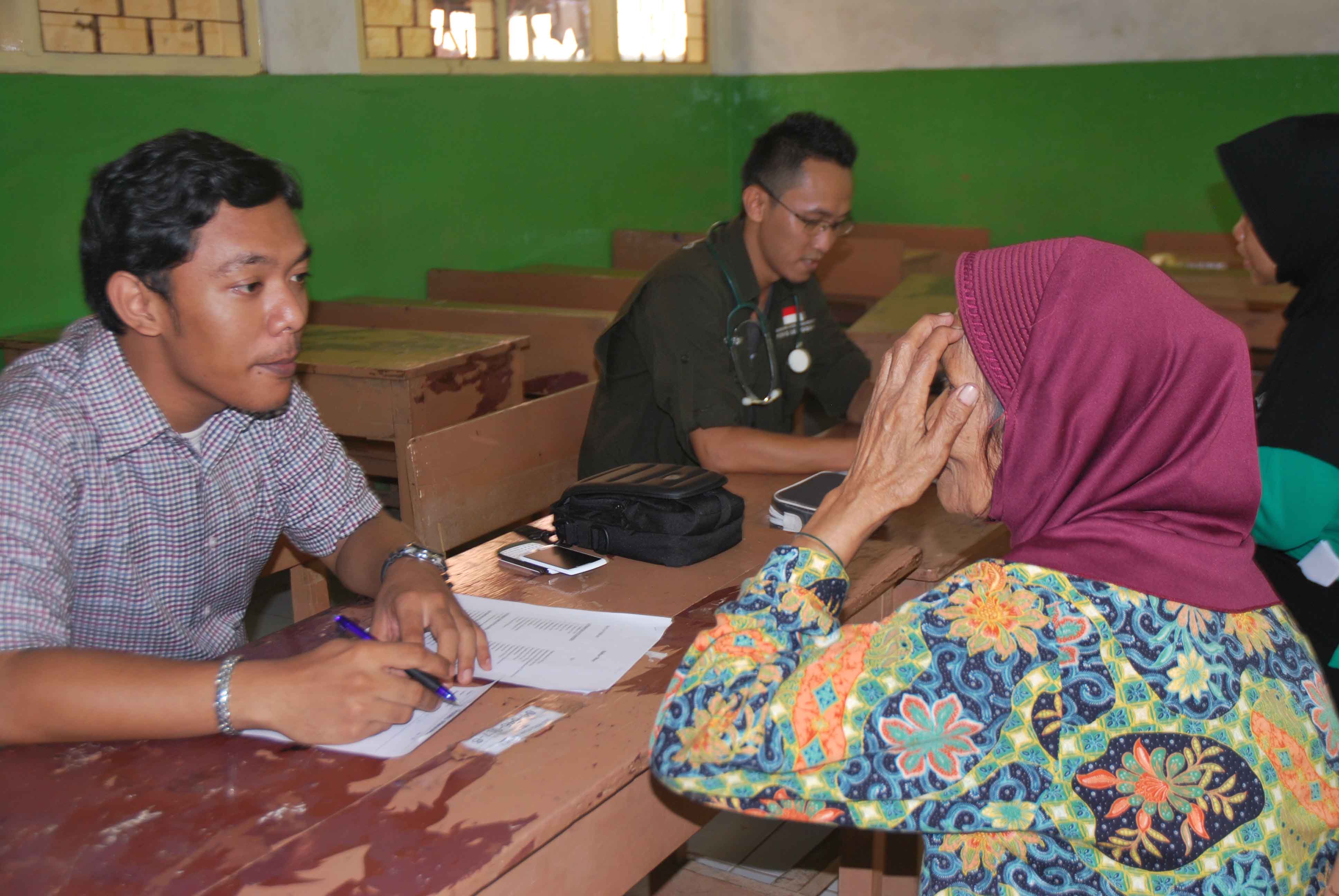 Dokumentasi Pengobatan Gratis Kampung Melayu, Jakarta Timur — Kampung Melayu, Jakarta Timur #7