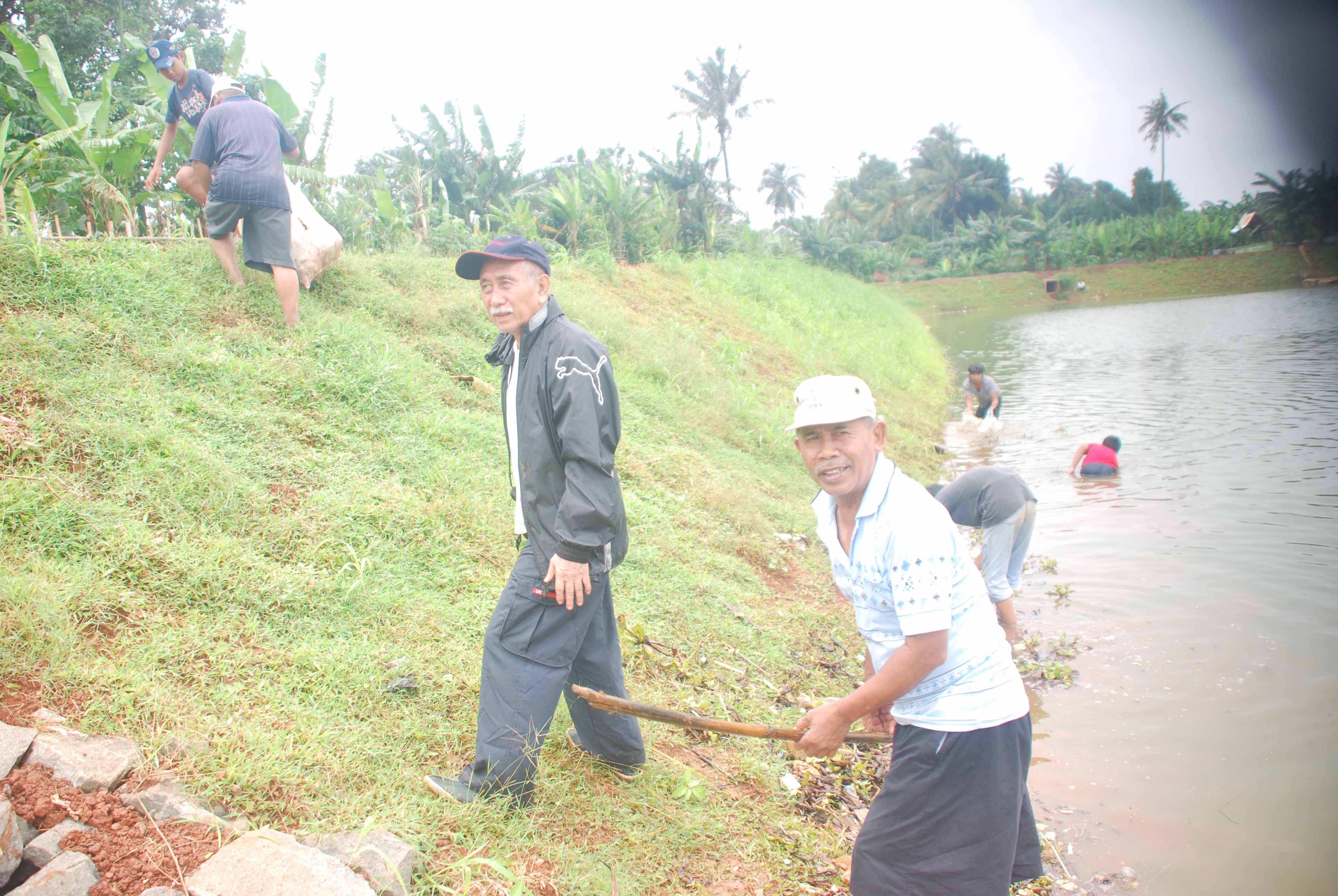 Dokumentasi Pembersihan Danau Situ Gintung — Situ Gintung, Ciputat #1