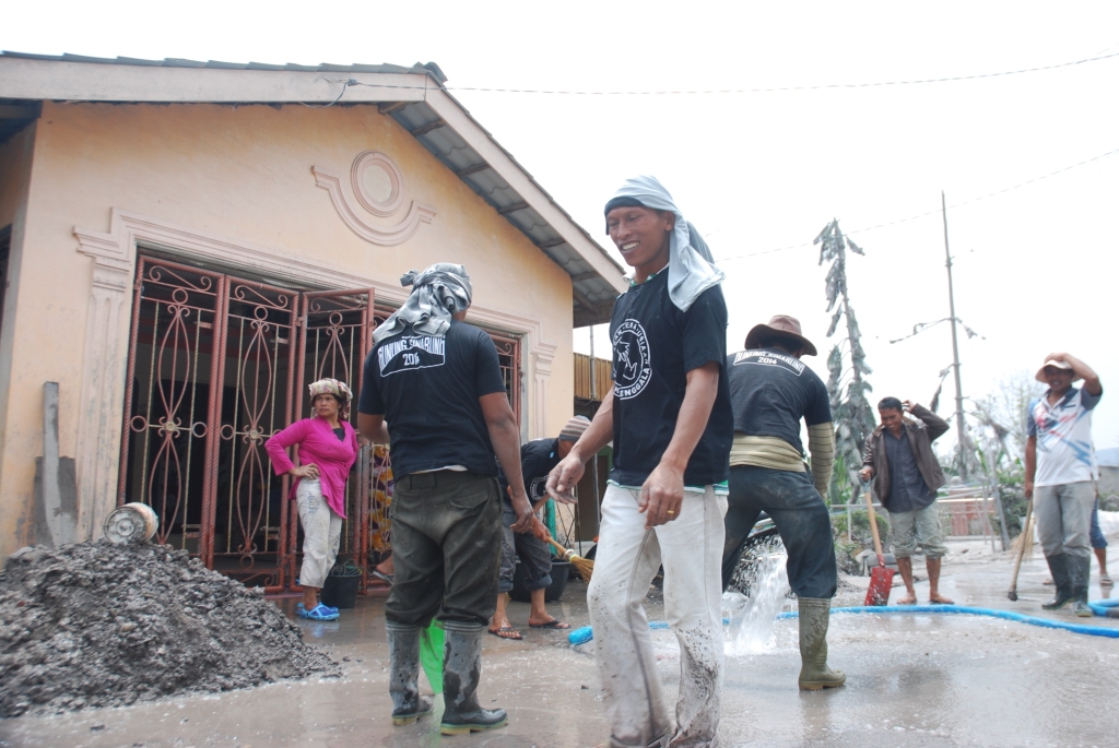 Dokumentasi Bantuan Zakat untuk Pengungsi Sinabung — Kabupaten Karo #3